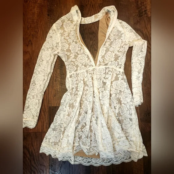 Juniors Small Guitii Lace Dress - Picture 5 of 7